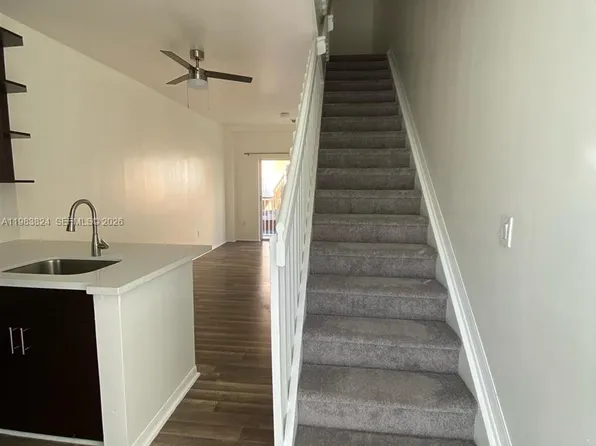 928 SW 3rd St, Miami, FL