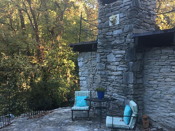 Private sitting area