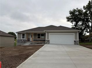 2805 Franklin Ave, Lexington, MO 64067