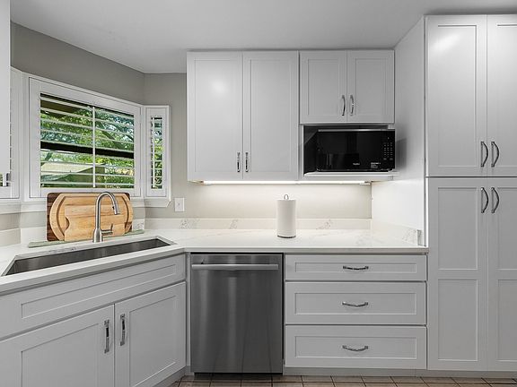 3rd image of 3315 Water Oak Ct