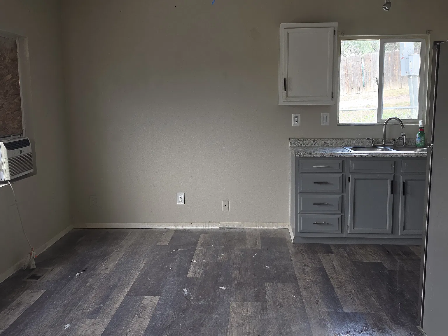 3 bed, 900 sqft, $1,800 — Photo 3
