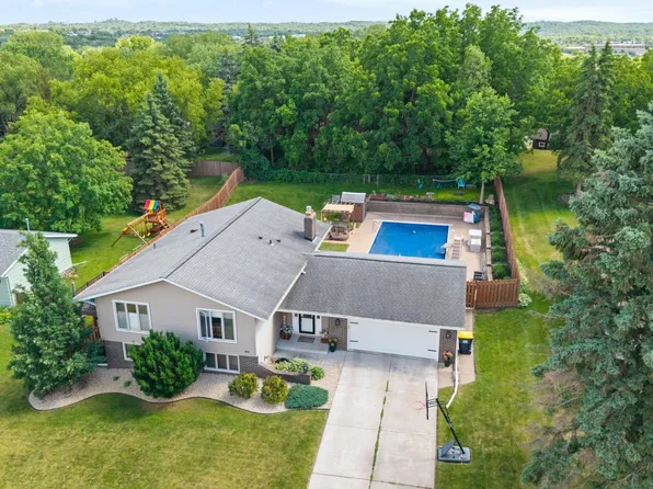 3005 W 135th St, Burnsville, MN 55337
