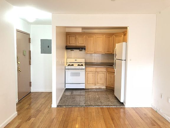 2nd image of 8523 Broadway APT 6D