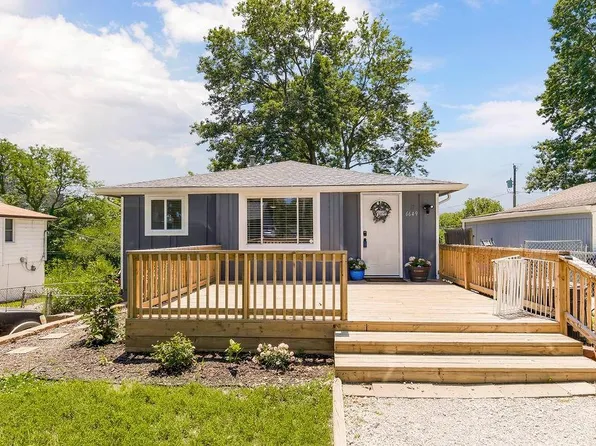 6649 NE 49th St, Kansas City, MO 64119