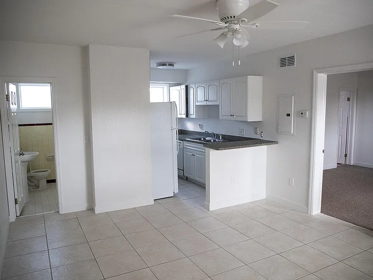 127 1st Ave S #10 — Photo 12