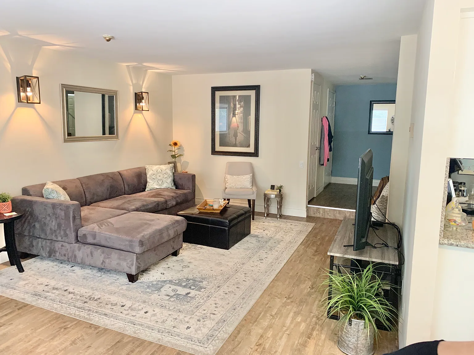 2205 Farrell Ave — Photo 1