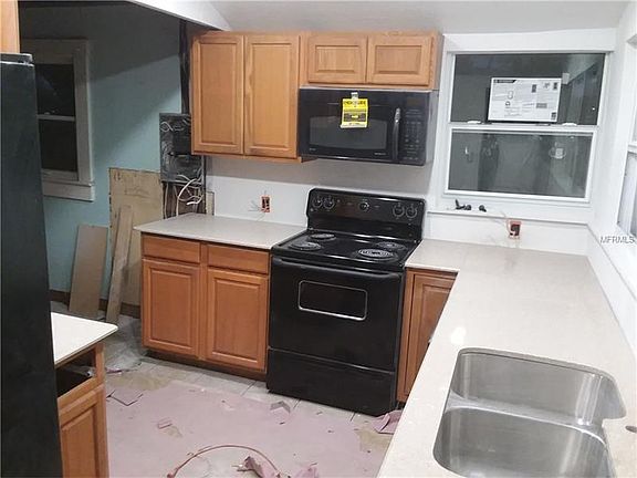 4th image of 2608 Dickson Ave