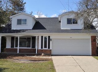 2435 Antietam Dr, Ann Arbor, MI 48105