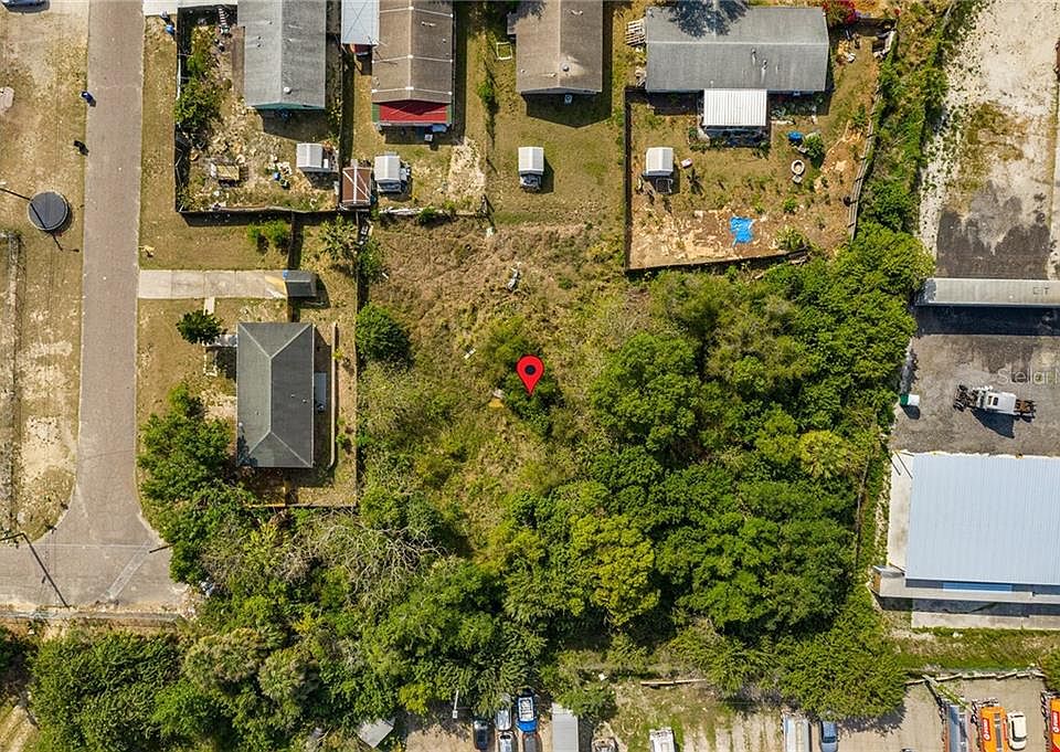 2nd image of Smith Tree St