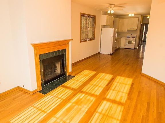 4th image of 1528 W Cortez St #Unt