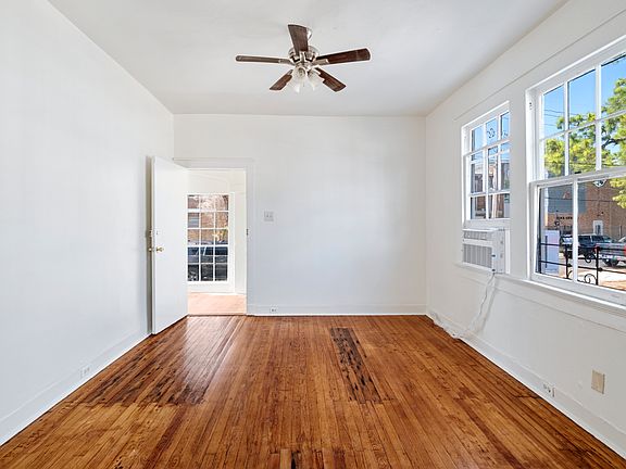 4th image of 2841 Pine St #2841