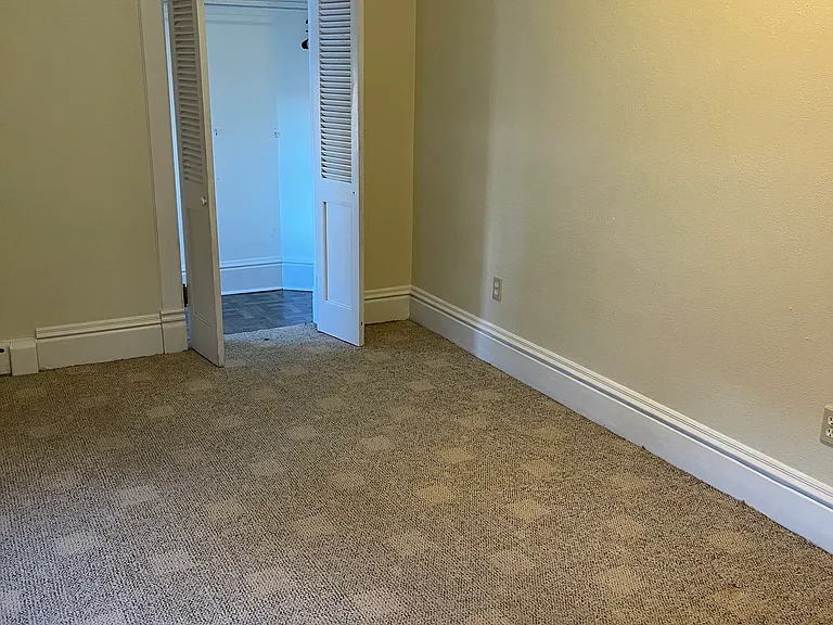 208 Court St — Photo 8