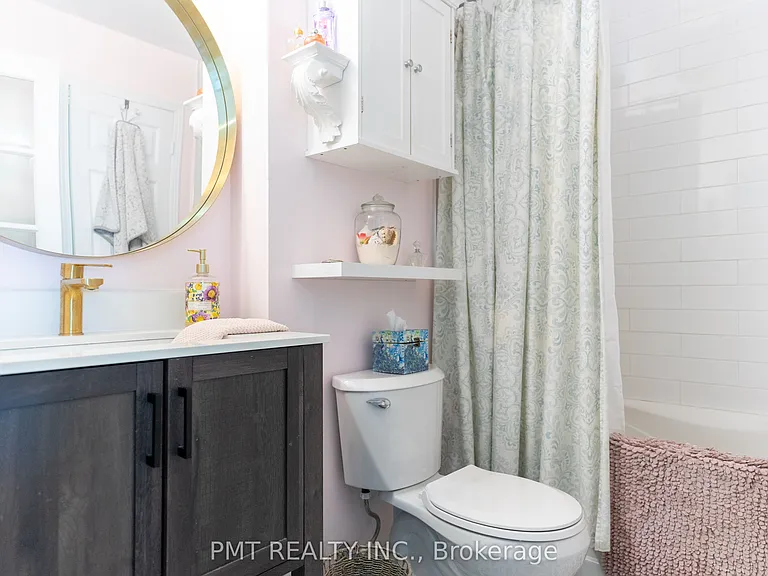 60 Fairfax Cres #111 — Photo 16