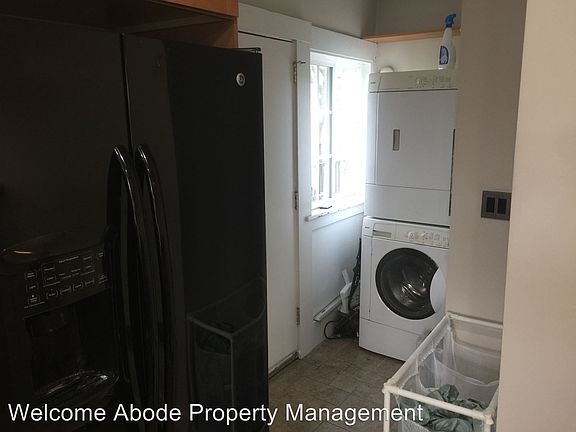 4th image of 129 1/2 N Toluca St