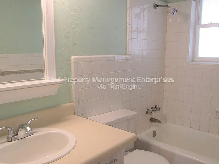 1214 Beaumont St — Photo 11