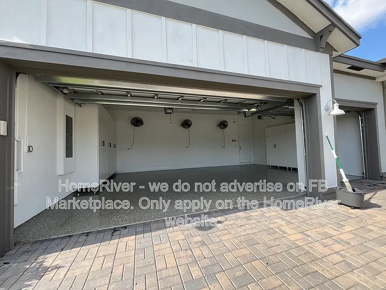 19043 Broad Shore Walk — Photo 24