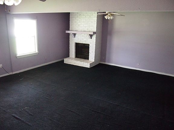 2nd image of 312 Bridal Wreath Ave