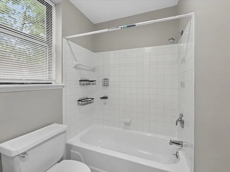 1207 Mackay Pl #1F — Photo 16