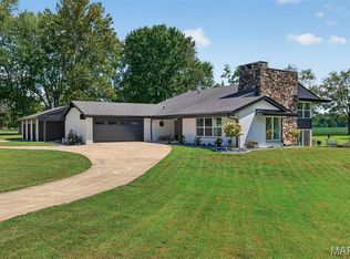 13750 Kayser Rd, Highland, IL 62249