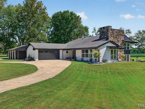 13750 Kayser Rd, Highland, IL 62249