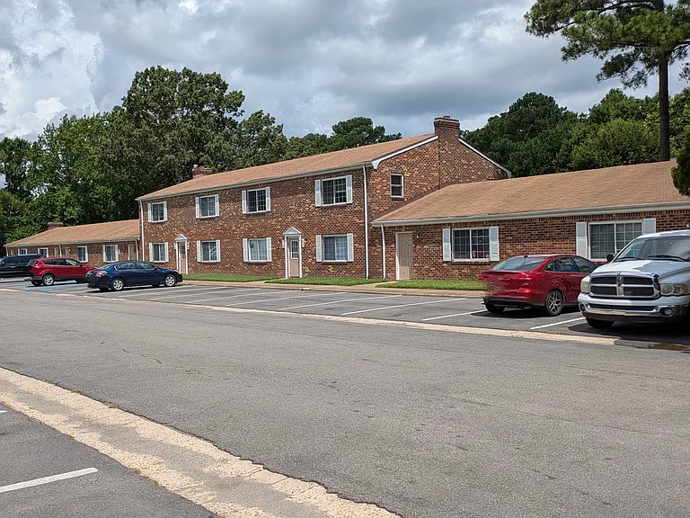 THE OCONEE SHORES APARTMENTS — Photo 6
