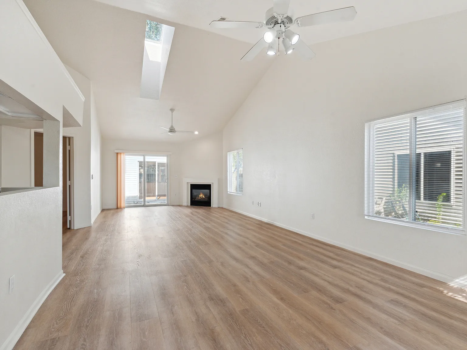 3 bed, 1400 sqft, $2,250 — Photo 3