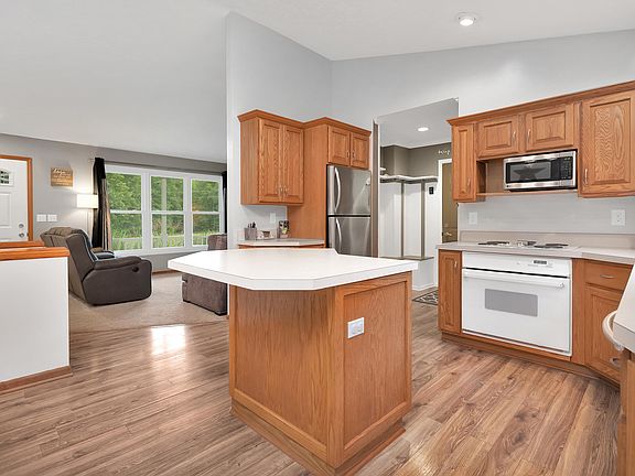 4th image of 4086 Hardwood Dr