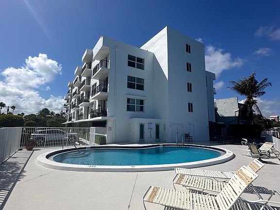 2nd image of 301 Croton Avenue #503