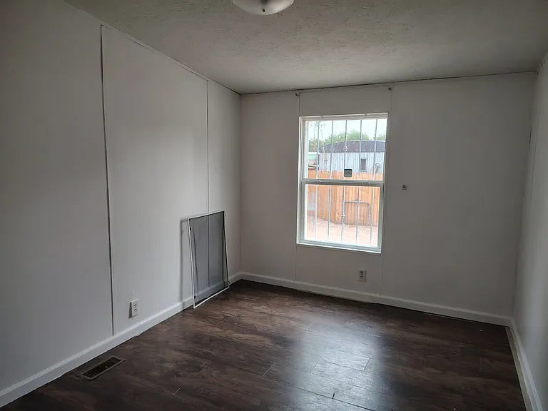 1143 Gatewood Ave SW #C — Photo 2