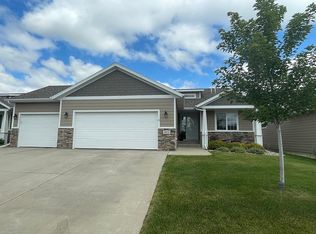 312 E 81st Pl, Sioux Falls, SD 57108