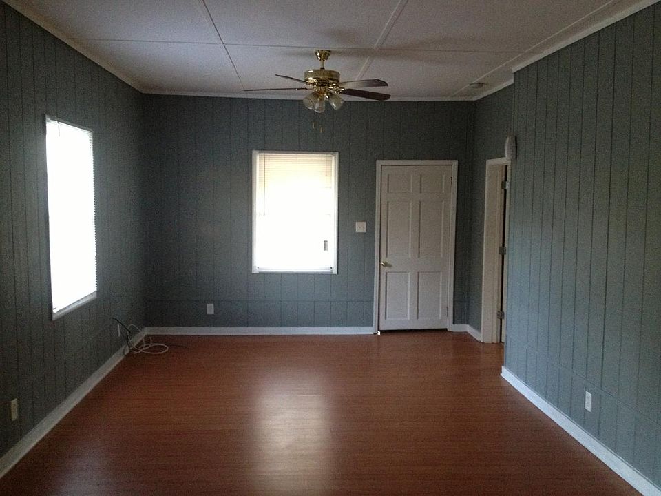 2nd image of 223 Willow St