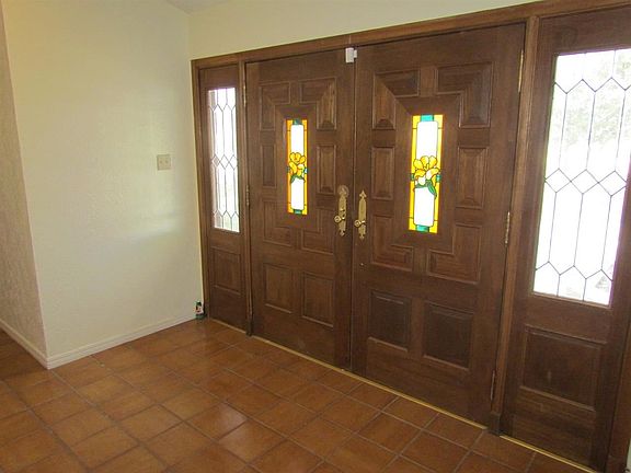 3rd image of 602 Rosemary Ln