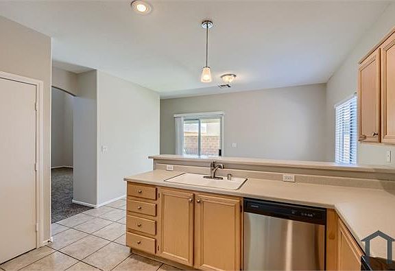 5th image of 4917 Royal Lake Ave