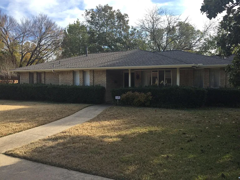 916 Sequoia Dr — Photo 2