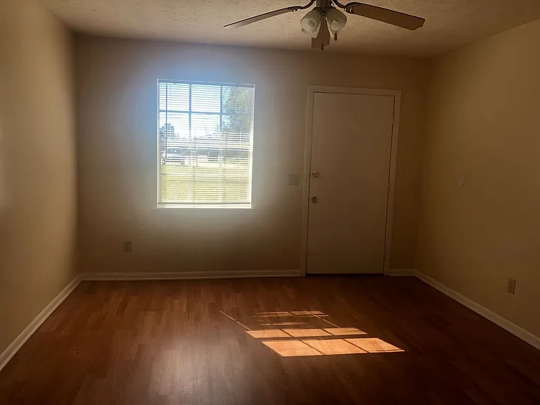 6707 E Highway 22 — Photo 10