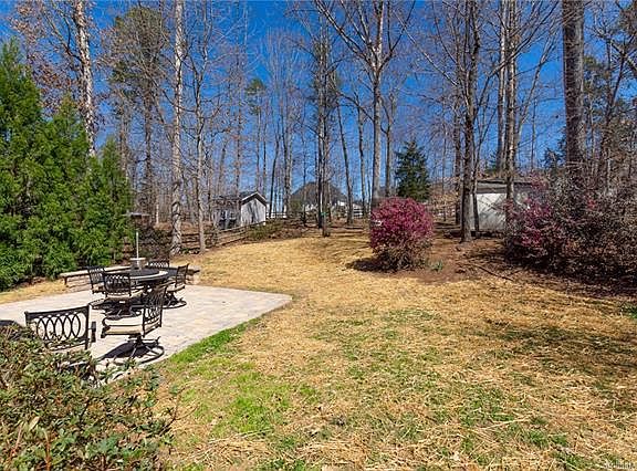 3rd image of 154 Crimson Orchard Dr