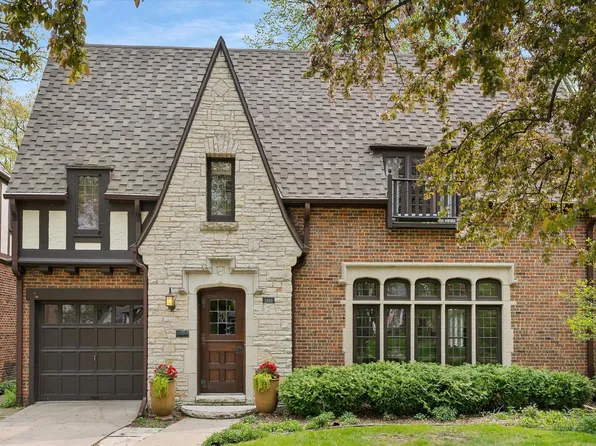 1025 East Circle DRIVE, Whitefish Bay, WI 53217