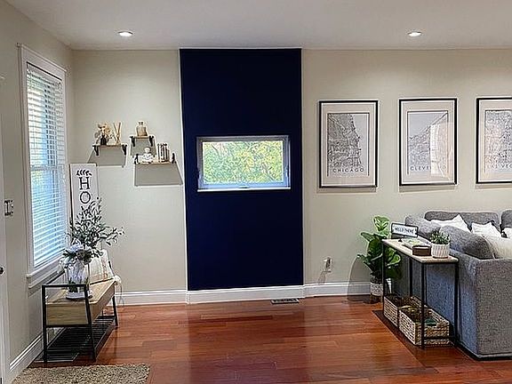 4th image of 3119 W 82nd St
