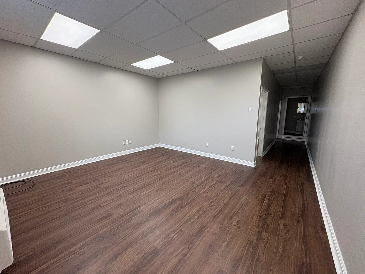 Building Photo - 207 E Race St #42