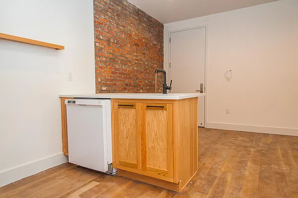 Rented by Nooklyn NYC LLC | media 37