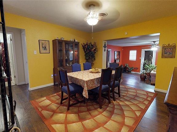 3rd image of 2318 Fairfax Dr
