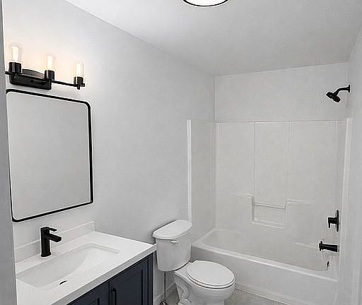 3rd image of 330 Pioneer Trl