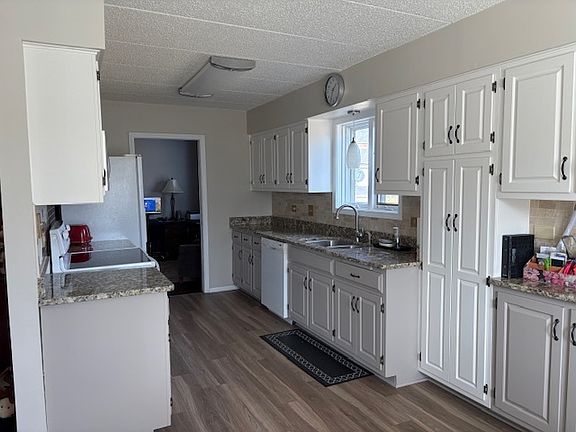 5th image of 9842 Terrace Ct W APT E1