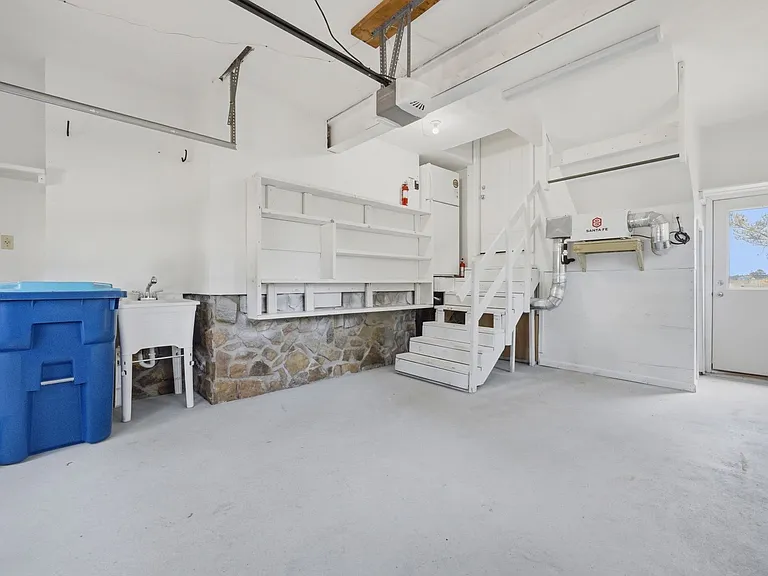 20B Freeman Dr — Photo 35