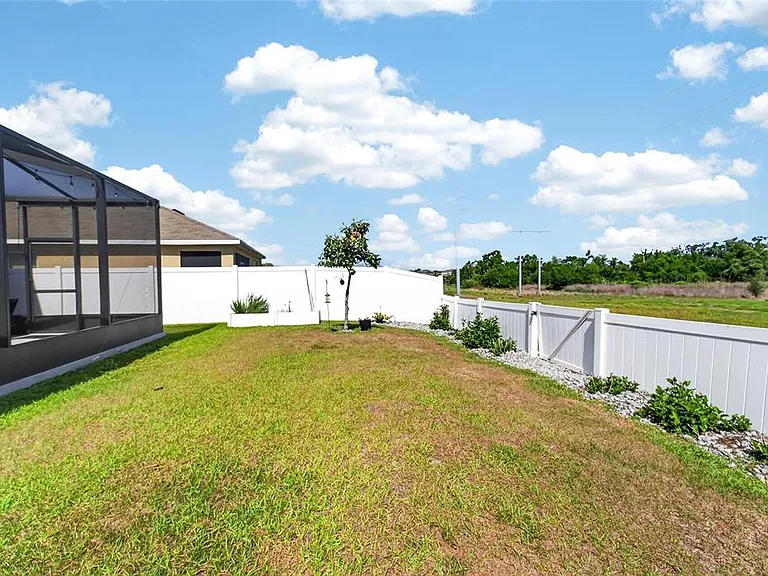 11176 Leland Groves Dr — Photo 50
