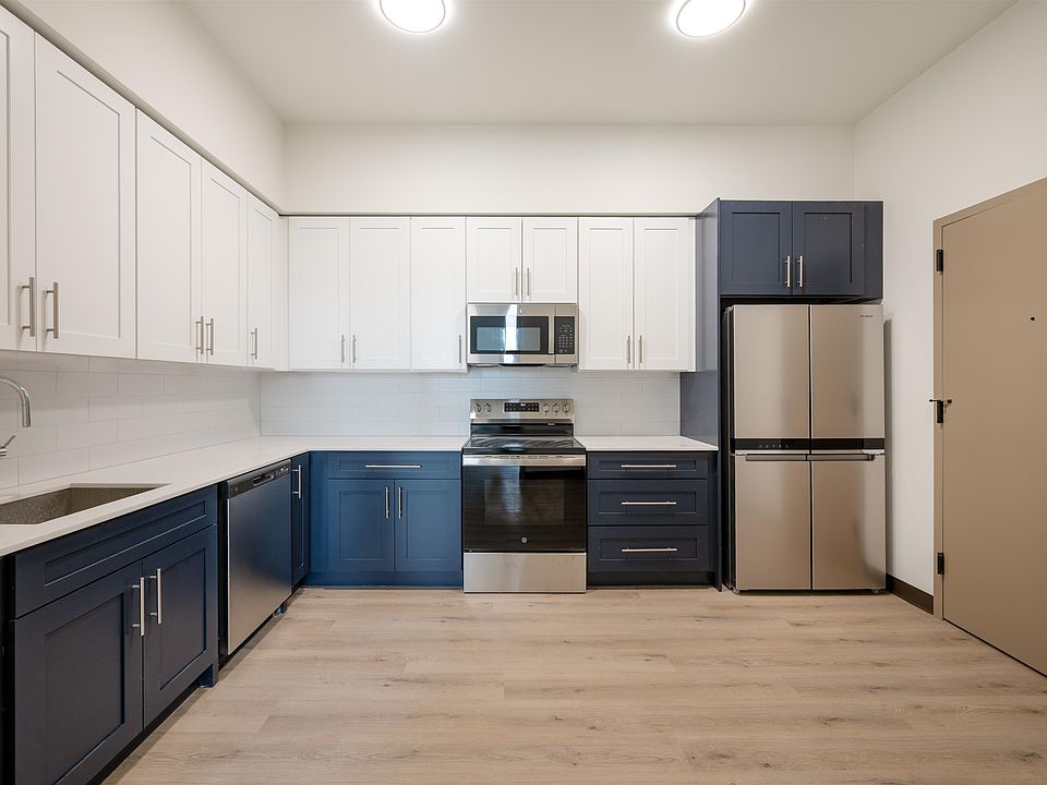 1st image of 857 Bergen Ave #204