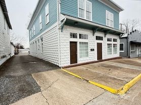 45 Cross St, Urbanna, VA