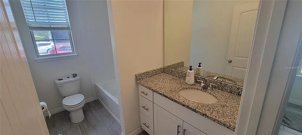 3 bed, 2.0 bath, 1685 sqft, $2,800 — Photo 3