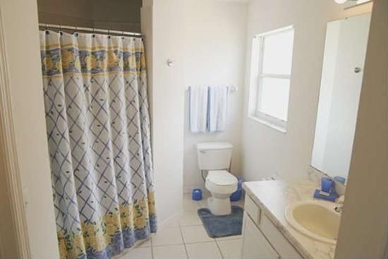 IRO3P1644-bathandcomfortroom