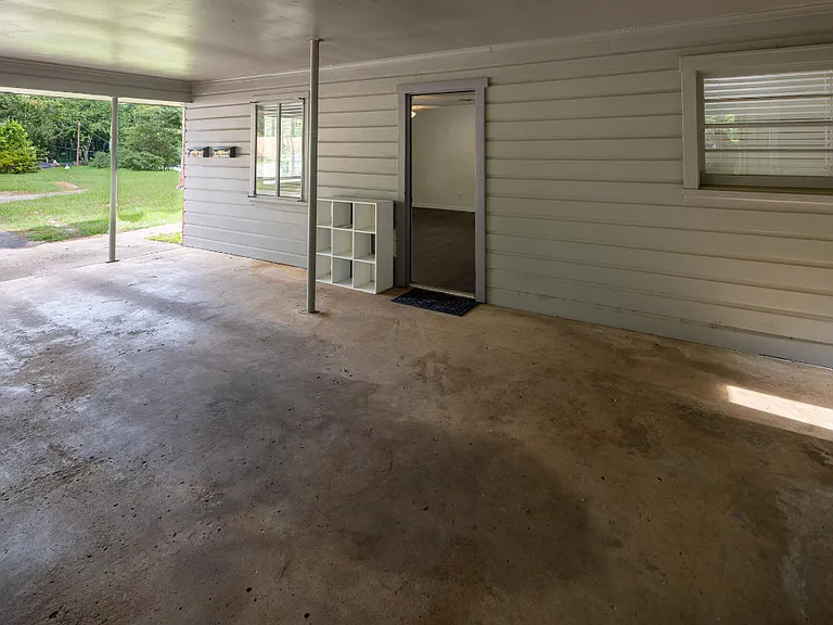 2521 Bateman Ave — Photo 9